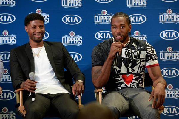 却在球数落 却在球数落