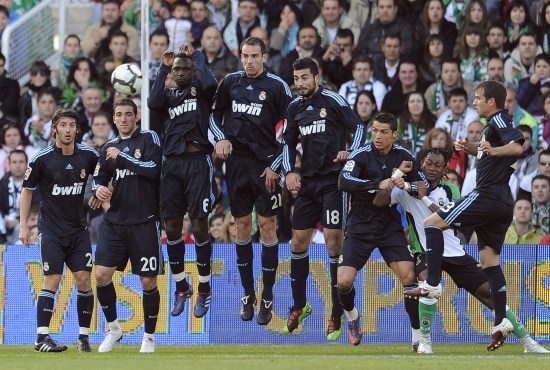 与任意球脚 与任意球脚